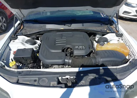 2013 Chrysler 300 Motown z USA, uszkodzony, nr VIN 2C3CCAAG3DH533939